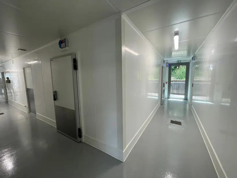 Angle de circulation et chambre froide : profils d'angle, porte isotherme