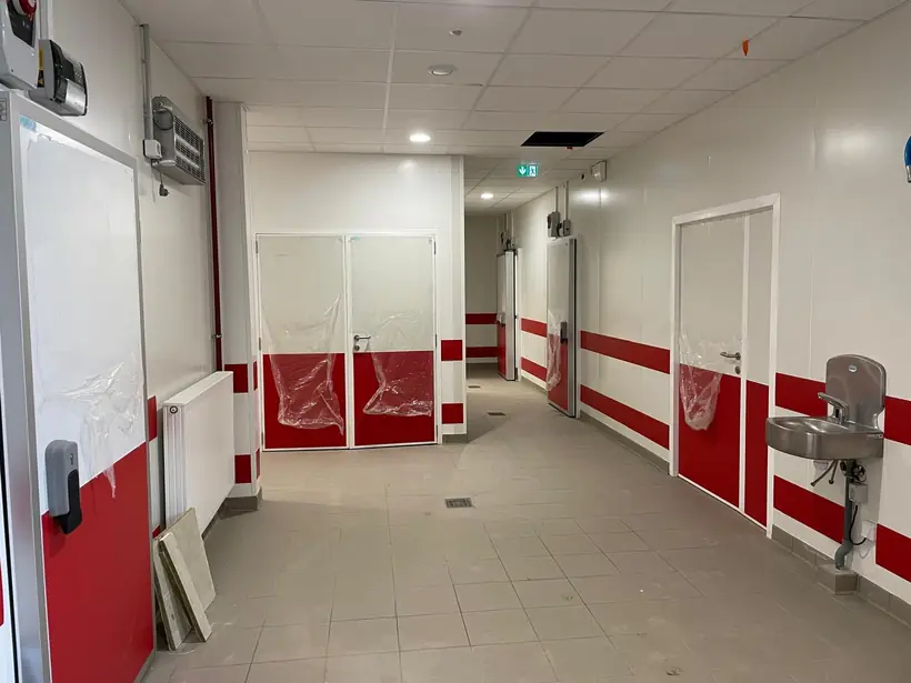 Circulation et portes de service : portes de service, porte isotherme, lisses de protection